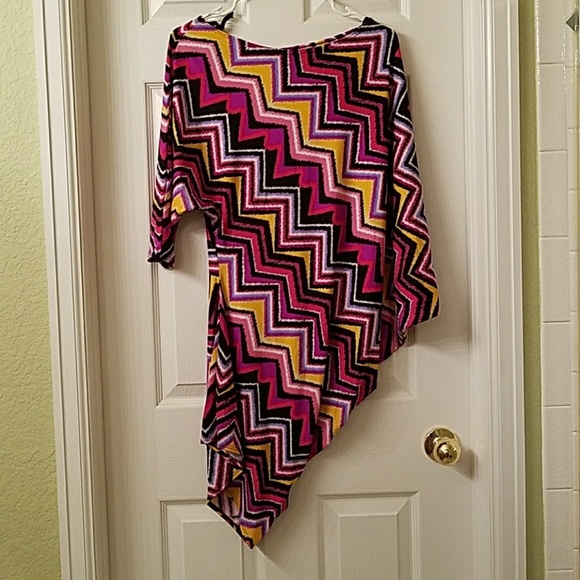 2 asymmetrical sleeve mini dresses - Picture 4 of 5